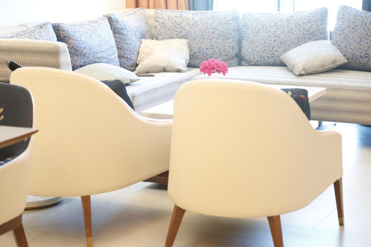 Waterfront Hotel Apartment Lusail Eksteriør bilde The interior of a suite at the hotel