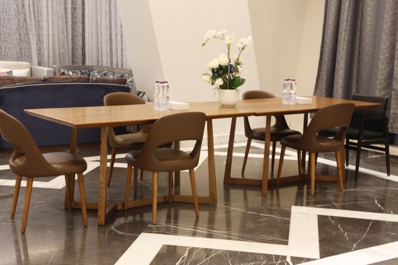 Waterfront Hotel Apartment Lusail Eksteriør bilde A meeting room at the Embassy of the United Kingdom in Riyadh
