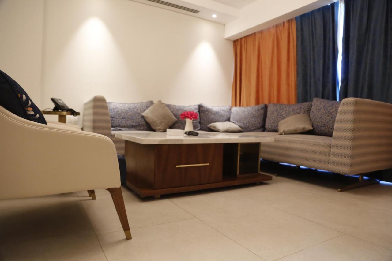 Waterfront Hotel Apartment Lusail Eksteriør bilde A living room in a house